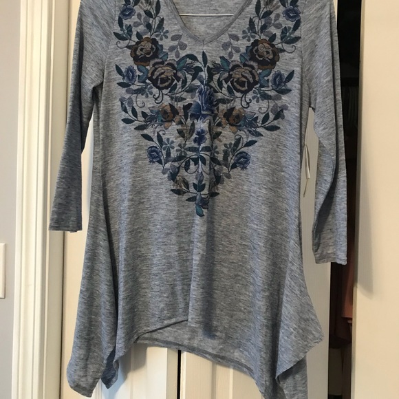 SALE/One world floral women’s captains Blue top - Picture 2 of 8